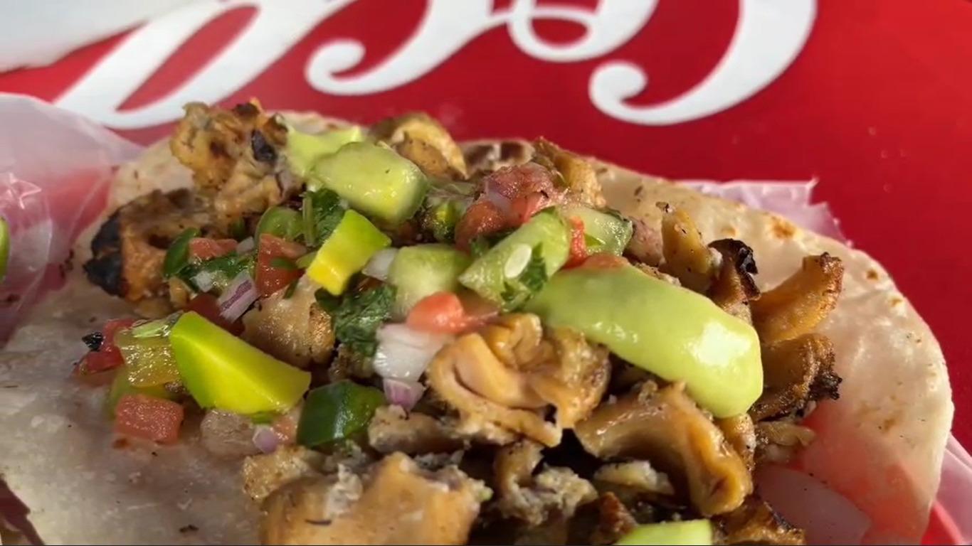 Tacos revueltos de carne asada El Compa Chapo Guasave